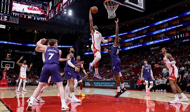 本来进攻就一片混乱，结果火箭还让他长时间留在场上拖累空间？